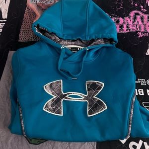 Under armor teal and camo never worn